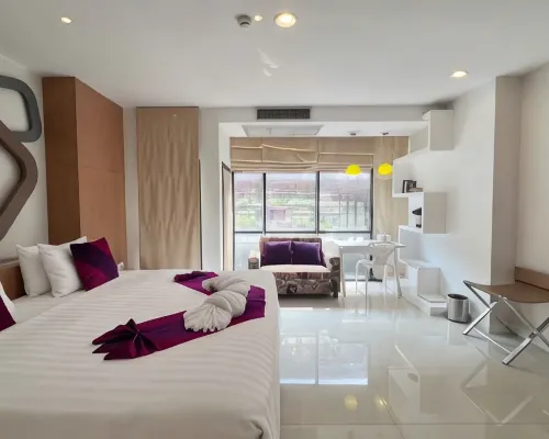 Phitsanulok United Hotels near Wat Chulamani