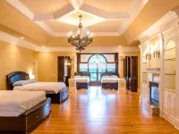 Large House w/ Private pool - perfect for Golfing Groups (12) beds Hotels in Pinehurst