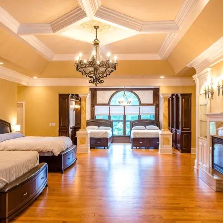Large House w/ Private pool - perfect for Golfing Groups (12) beds