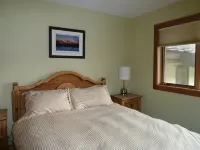 Beautifully Renovated 2 BR 2 Bath Light Filled JHMR View Condo - balcony