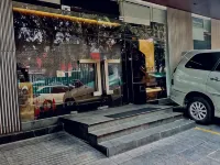 QUBE HOTEL by 98hospitality Hotels near Kelapa Gading Mall