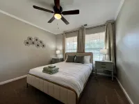 5 Bedroom Expansive Haven with Hot tub, Pool Table, Arcade & Outside Playset - 4-Star