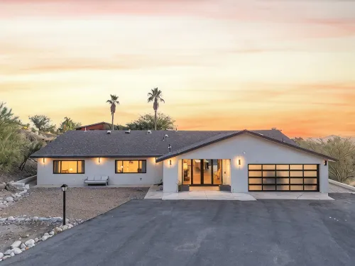 Skyline: 5 bed/6 bath, amazing views, tennis & basketball courts, pool, hot tub - 5-Star