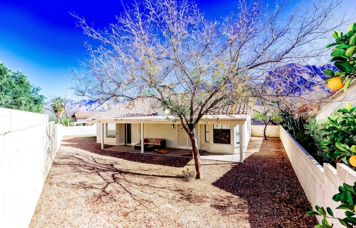 Contemporary Oro Valley Retreat - Mountain Views!