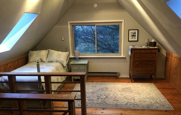 Charming Vashon Island Cottage - Just 3 minutes from the ferry.