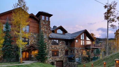 Luxury Condo, Close to Gondola, Private Hot Tub, Great Ski Access - Wifi