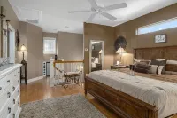 Newly Listed, Sleeps 12, On River W. Kayaks included, Boat Dock , Gulf Access - Boutique