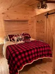 Snowmobilers private cabin, on the trails - Chalets