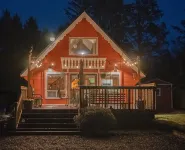 Cozy Cabin with 8 Minute Walk to the Beach! - 3つ星