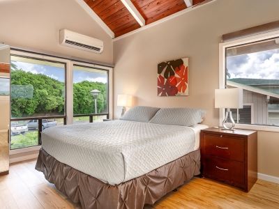 PRIVATE Ocean Front Cottage Over Looking Beautiful Kalapaki Bay