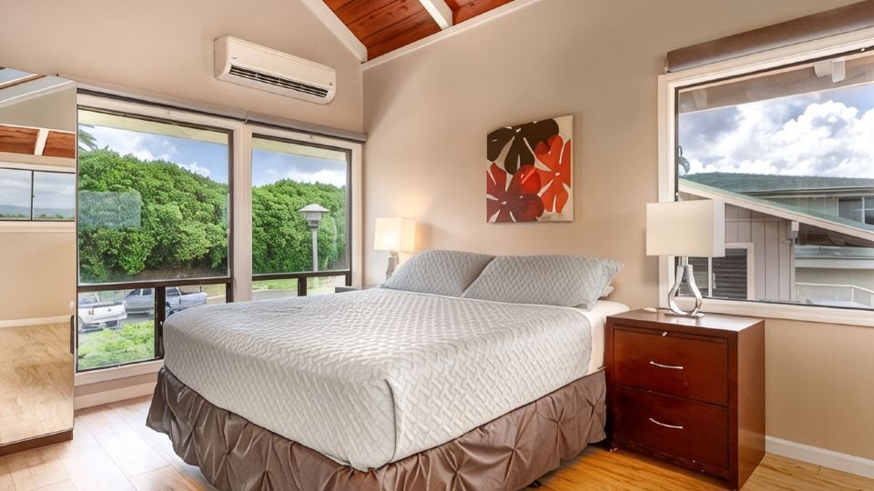 PRIVATE Ocean Front Cottage Over Looking Beautiful Kalapaki Bay
