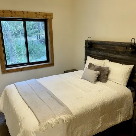 Columbia Falls Cabin