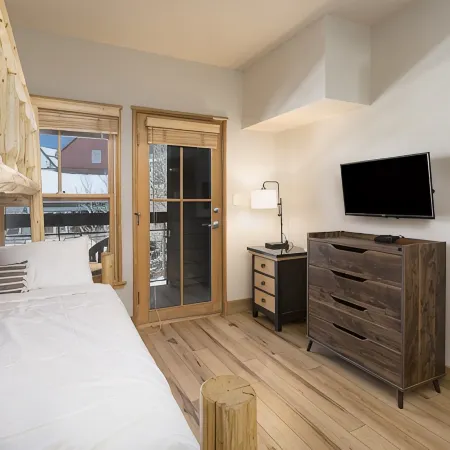 No Resort/Management Fees • 1,300+ Sq Ft • Steps to Gondola • Sleeps 9
