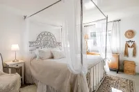 5 Acre Elegant Villa, Pool, Ebikes, Game Room, and Walk to JT National Park - Homestays