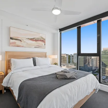 Immaculate Top Floor Views! 2Bed/2Bath/1Car/Pool