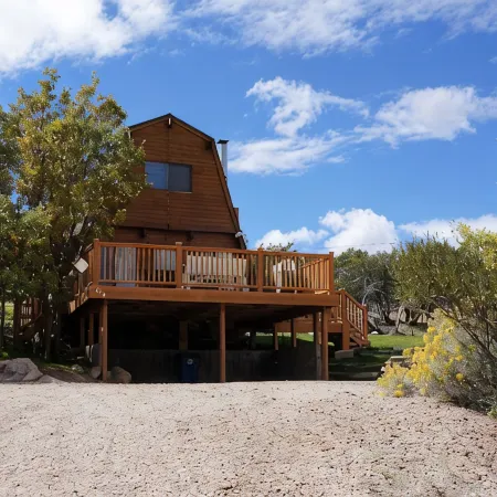 Relaxing Cabin Retreat in Scenic Pine Valley, UT
