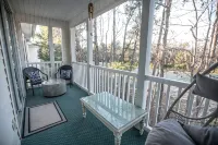 Blue Haven-Beach Condo with Pool and Hot Tub - Wifi