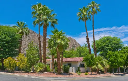 The Crest: Mid-Century Couples Retreat- Pool & Mountain Views - 2 Beds #066151 - 3-Star