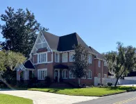 2/1 Historic Carriage House Walking Distance to Downtown - Apartments
