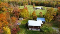 5-Acre Dog-Friendly Luray Cabin Hot Tub, Fire Pit, Game Room, Bar & Farm Animals - 4-Sterne