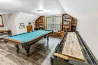 Enjoy 1.3 wooded acres and location to amenities Holly Lake has to offer. - 4-Star