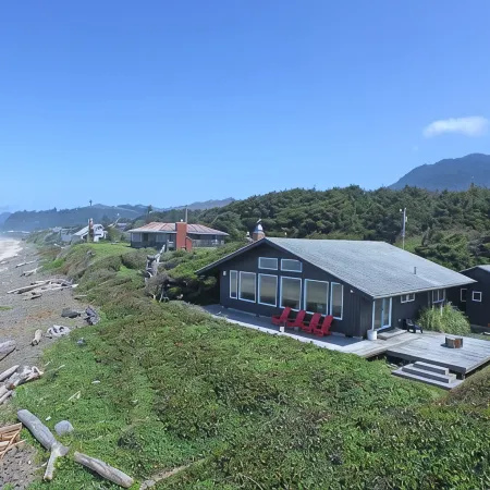 Grab the Last Weekend of Summer! - Luxury on the Sand - Loft of Riley