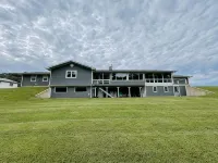Large Family Home with Private Dock and Launch Ramp - WiFi