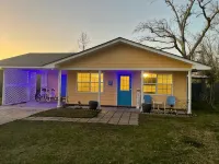 Da Bay House is Close to the Beach and Downtown - 2-Star