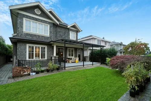 Luxury 2BR Retreat in Kerrisdale | Near DT & YVR - Bed and Breakfasts