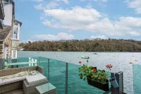 The Glass House, Fowey Luxury, parking & mooring - 4-Star