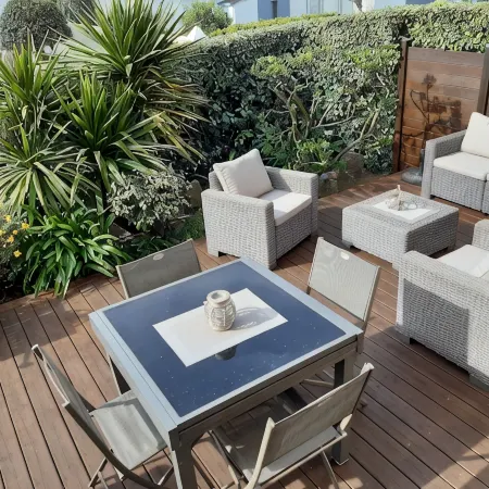 Apartment in small residence 300 m from beach and town center
