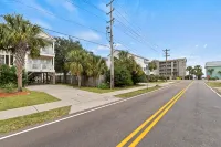 Private 5 Bed, 4.5 Bath w/ Elevator & Pool. Steps to the Beach & Close to Pier. - プール