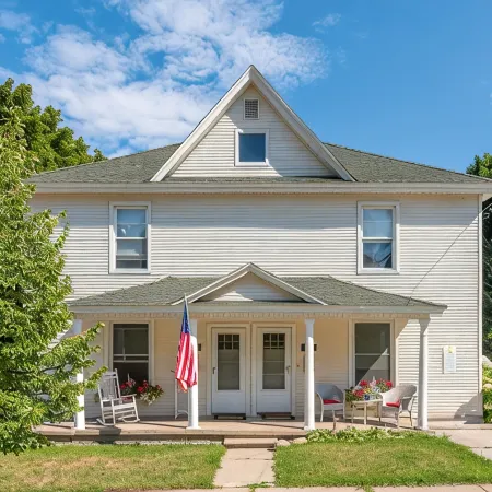 Unit 1: Beautiful townhouse near to Petoskey shopping, restaurants and trails.