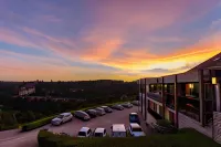 Logis Hôtels - le Belvédère - Hôtel 2 étoiles et Restaurant - parking