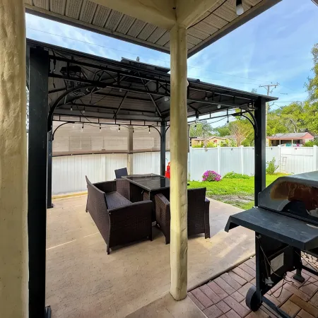 Enchanted 2 Bedroom Home near Downtown Winter Garden