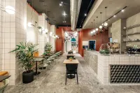 Domus Metro Hotel - parking
