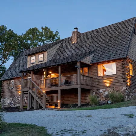 Lakeside Resort Cabin Steps to Table Rock Lake - Minutes to Sdc!