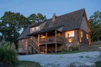 Lakeside Resort Cabin Steps to Table Rock Lake - Minutes to Sdc! - 샬레 호텔