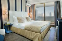 Grand Hotel Zhemchuzhina - موقف سيارات