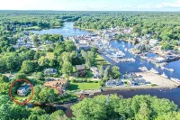Waterfront Coastal Cottage in Kennebunk, Maine - 4 stjerner