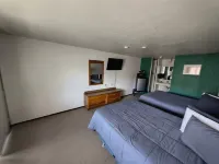 Jim Butler Inn & Suites - Pet friendly
