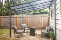 Cozy Guesthouse Close to Parks, 20 min to U of O , 8 min to Airport - Boutique