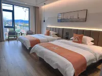 โรงแรมฮอลิเดย์หยุนฟาน เหมิงหลา - โรงแรมราคาถูก