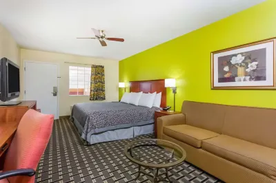 Days Inn by Wyndham Trenton