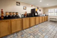 ซุปเปอร์ 8 วินด์แฮม แมคแอลเลนดาวน์ทาวน์ - ใจกลางเมือง - พลาซ่ามอลล์ - สนามบิน