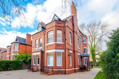 Hilltop Serviced Apartments - Stockport