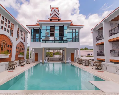 Lanna Oriental Hotel Hotels near Wat Lokmolee