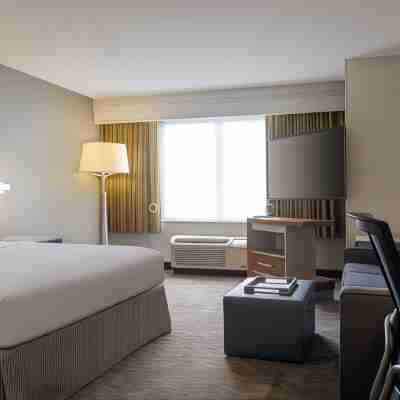 SpringHill Suites by Marriott Newark International Airport Rooms