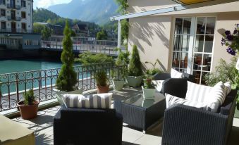 3. Hotel Ce..