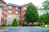 Hawthorn Suites by Wyndham Louisville East Hotels in Saint Matthews